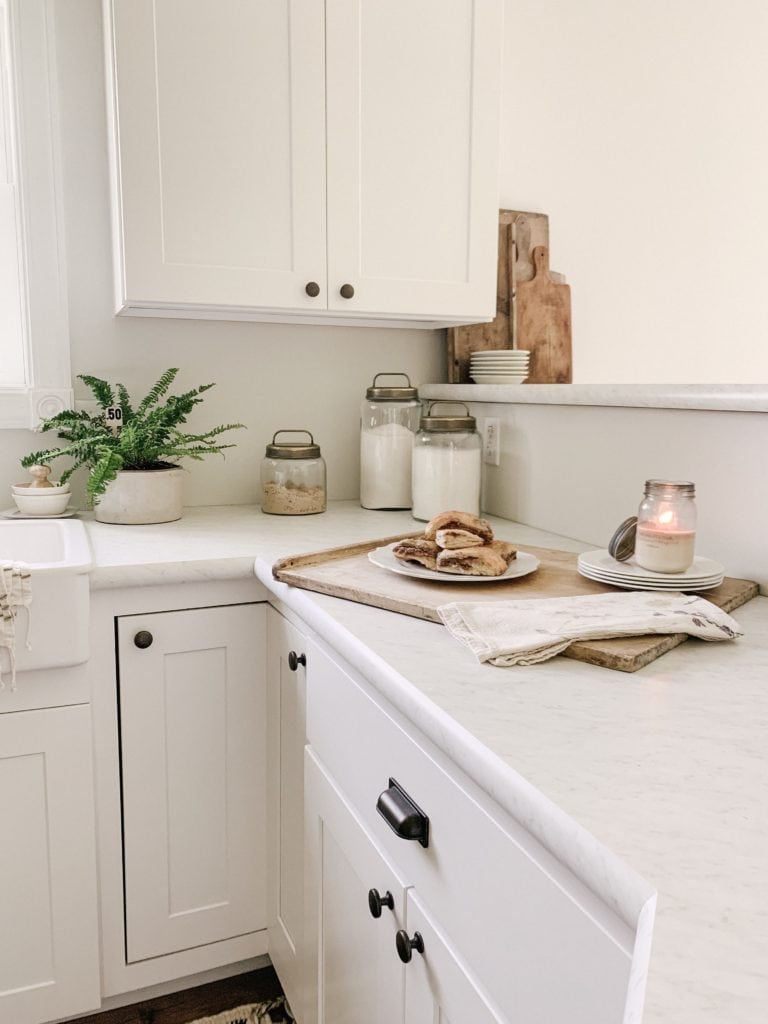white kitchen aesthetic
