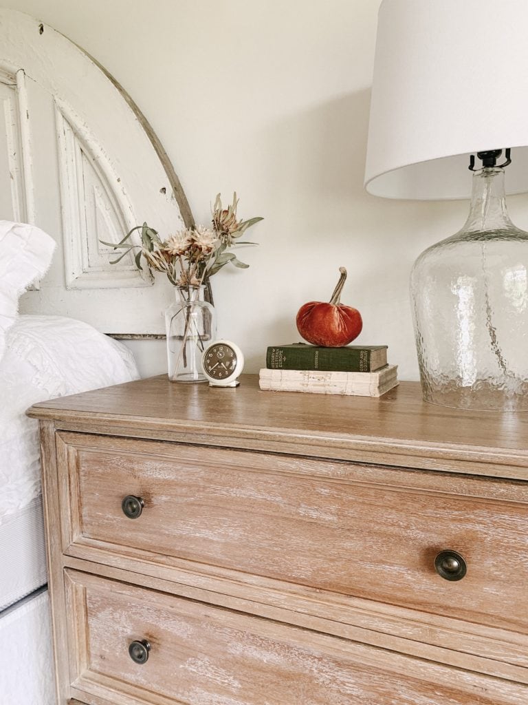 how to decorate your master bedroom for fall
