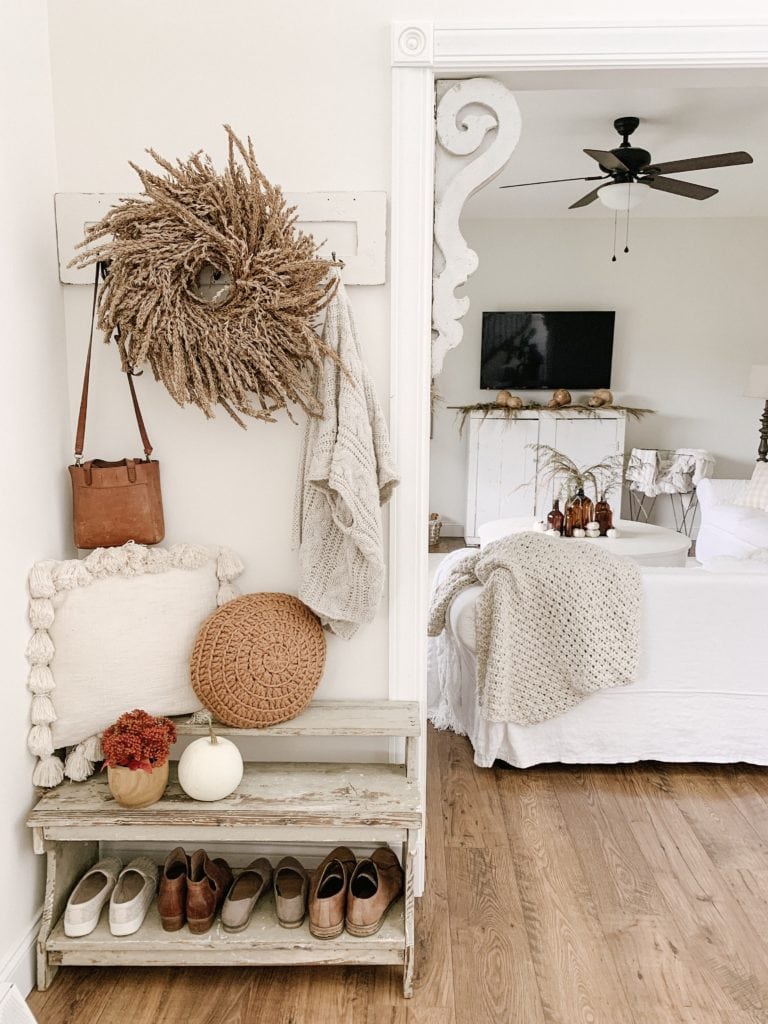 cozy autumn entryway function and organization ideas for home decor