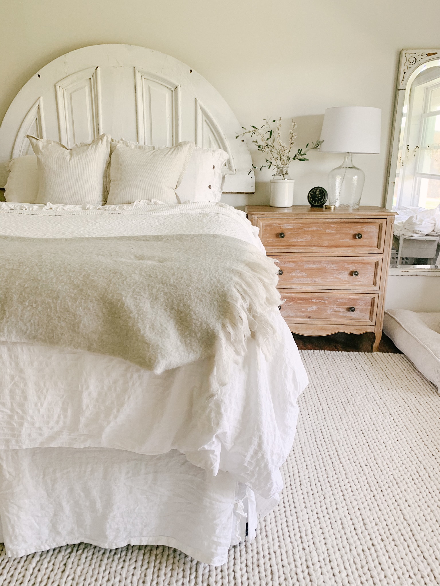 white farmhouse neutral bedroom
